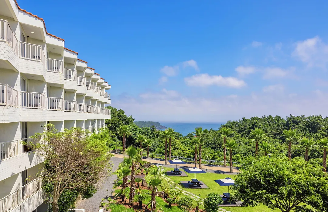 Kensington Resort Jeju Jungmun-1