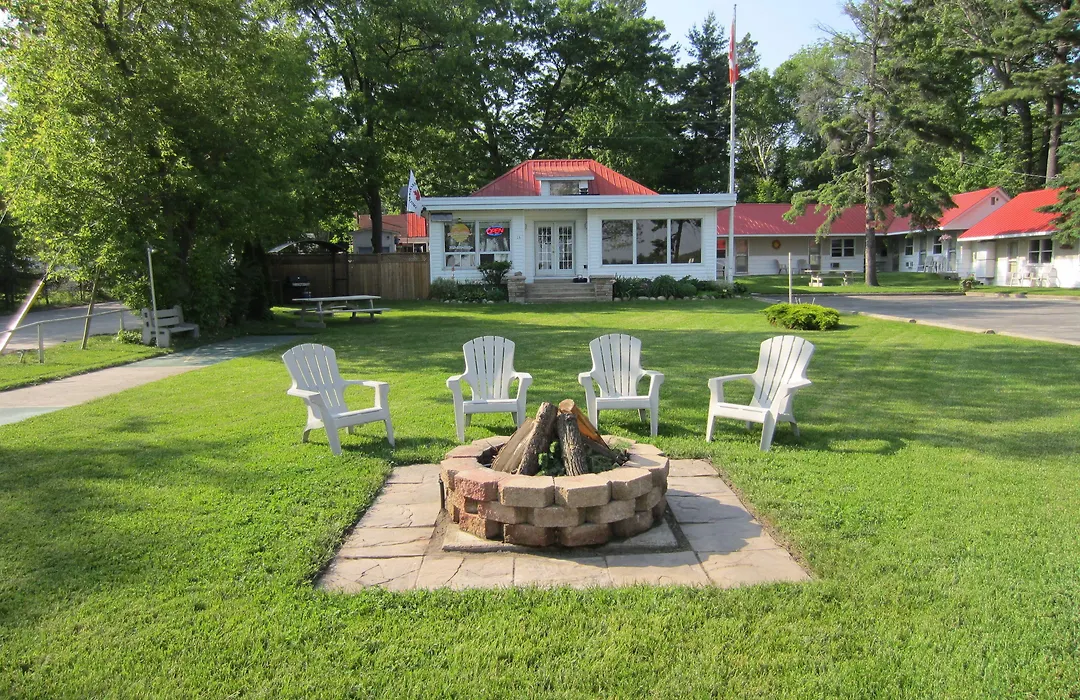 Balm Beach Resort And Motel-1