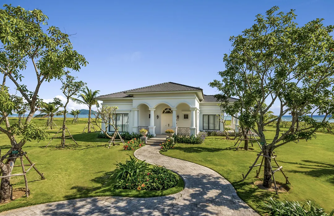 Vinpearl Cua Hoi, Affiliated By Melia-1