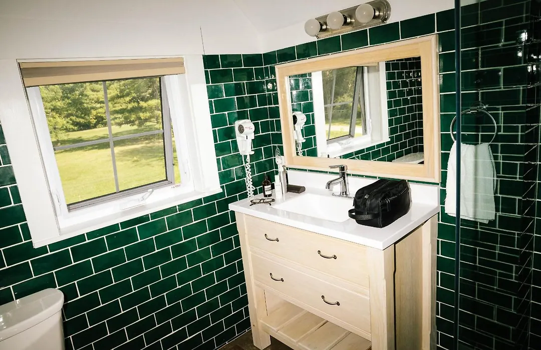 Elmhirst'S Resort-1