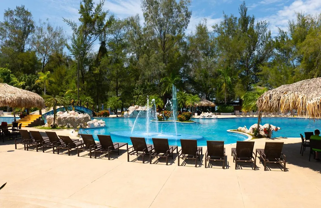 La Ensenada Beach Resort-1