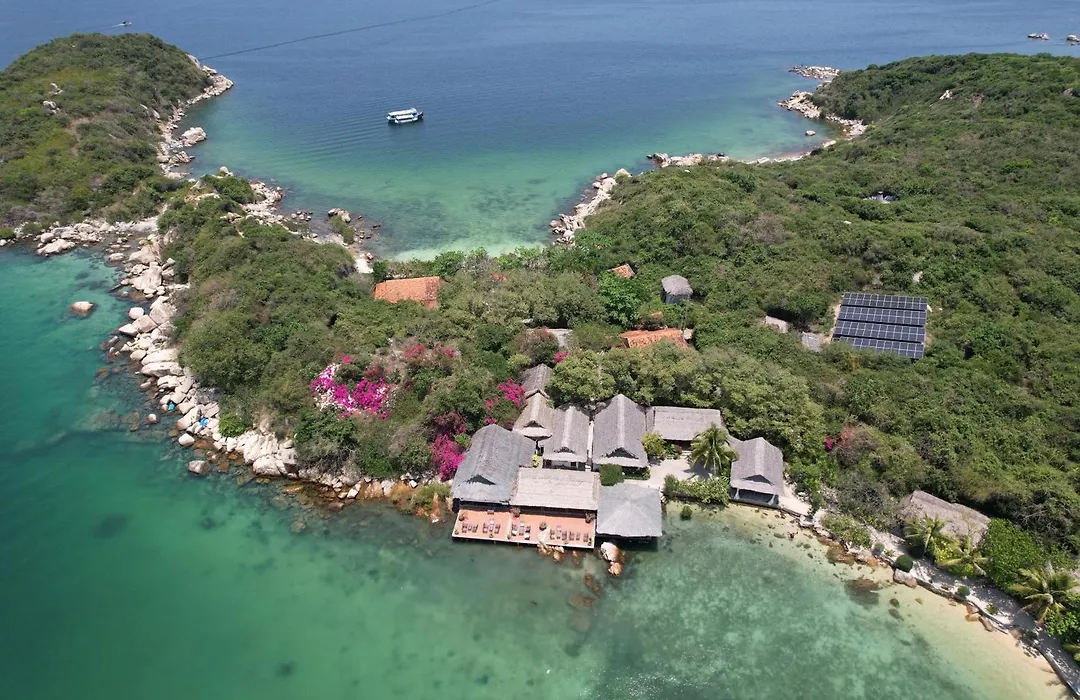 Whale Island Resort-1