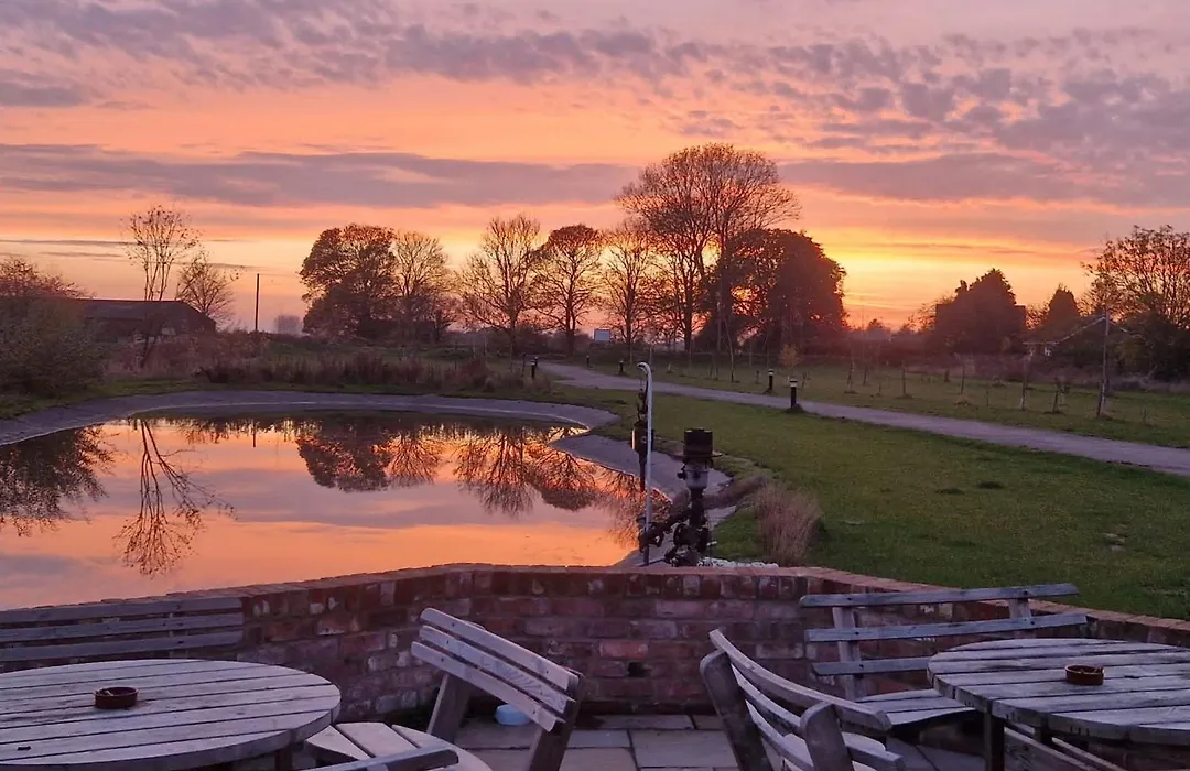 Lakeside Fishing Retreats-1