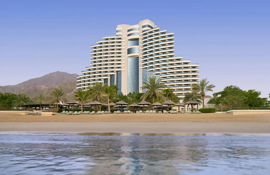 Le Meridien Al Aqah Beach Resort-1