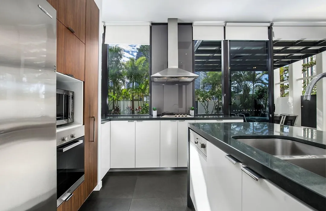 Ultra Broadbeach-1
