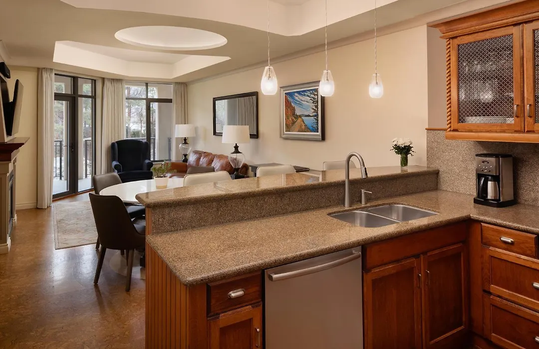 The Royal Kelowna - Bellstar Hotels & Resorts-1