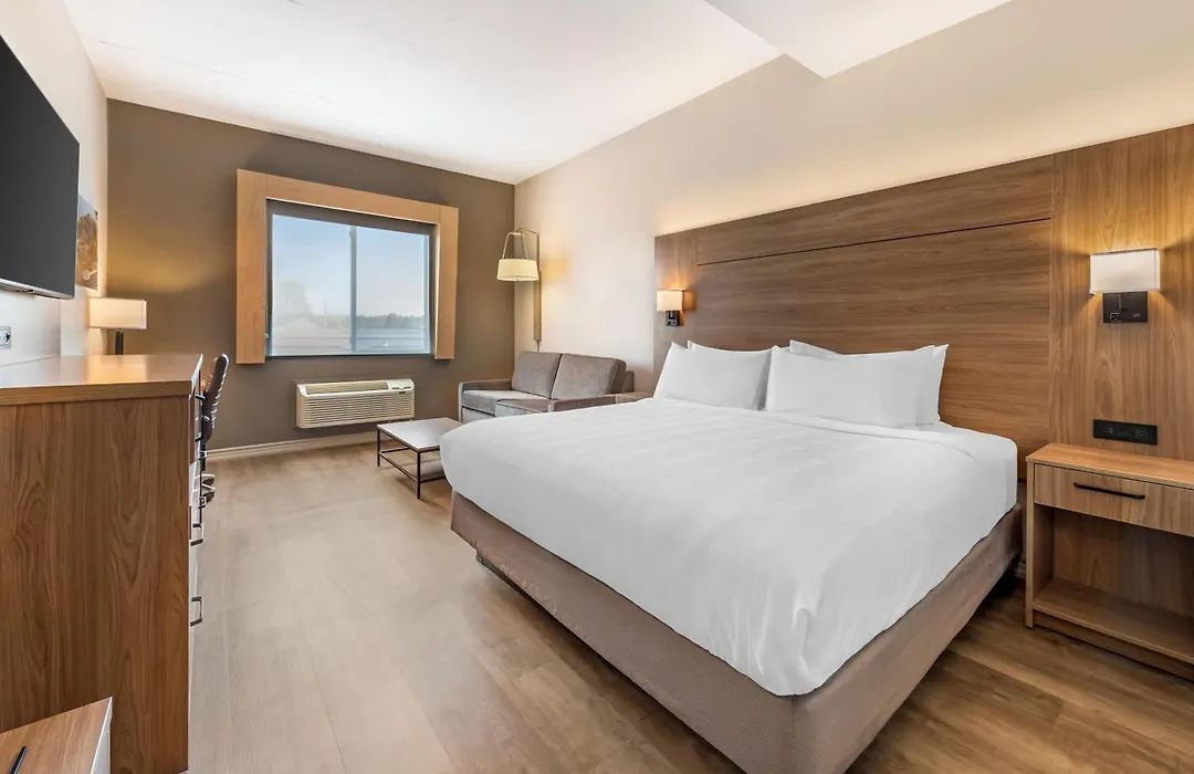 Best Western Plus 1000 Islands Hotel & Suites- Newly Renovated-1