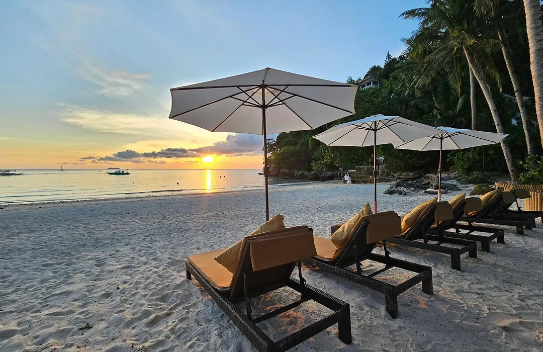 Microtel By Wyndham Boracay-1