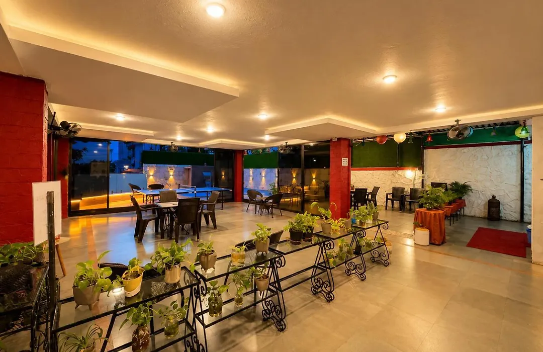 Girivihar Holiday Club - Pure Veg-1