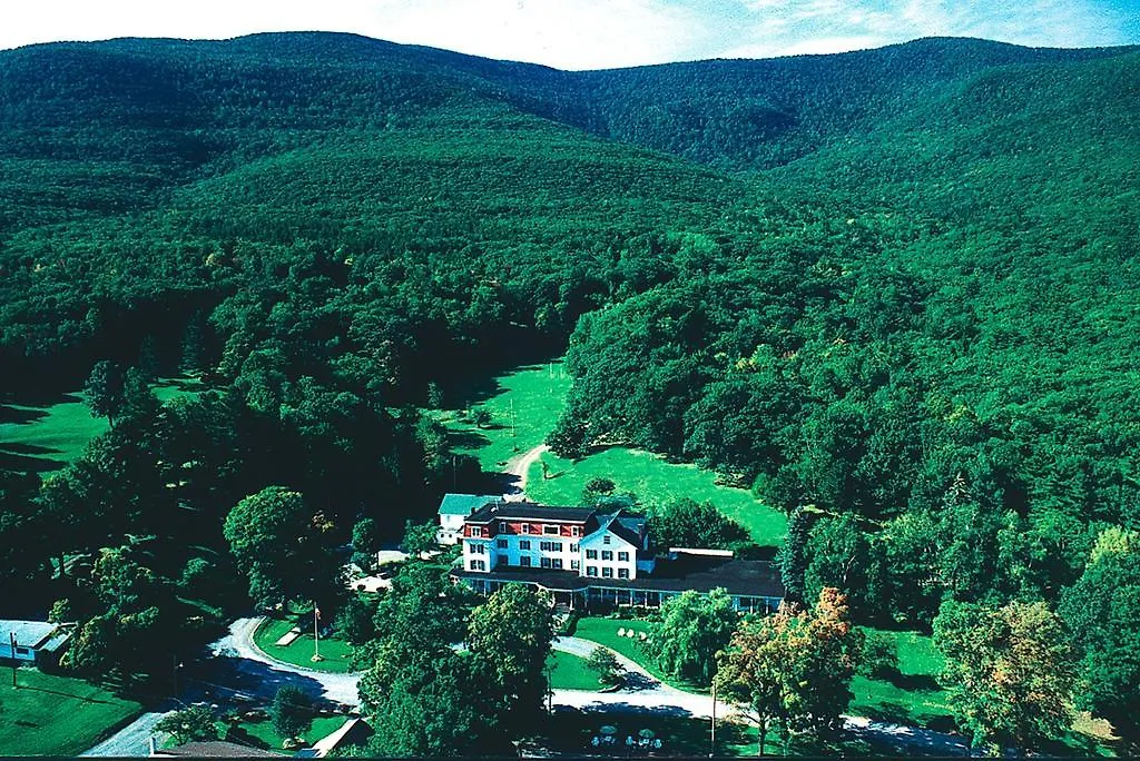 Winter Clove Inn & Resort-1