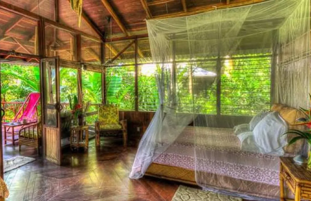 Iguana Lodge Beach Resort-1