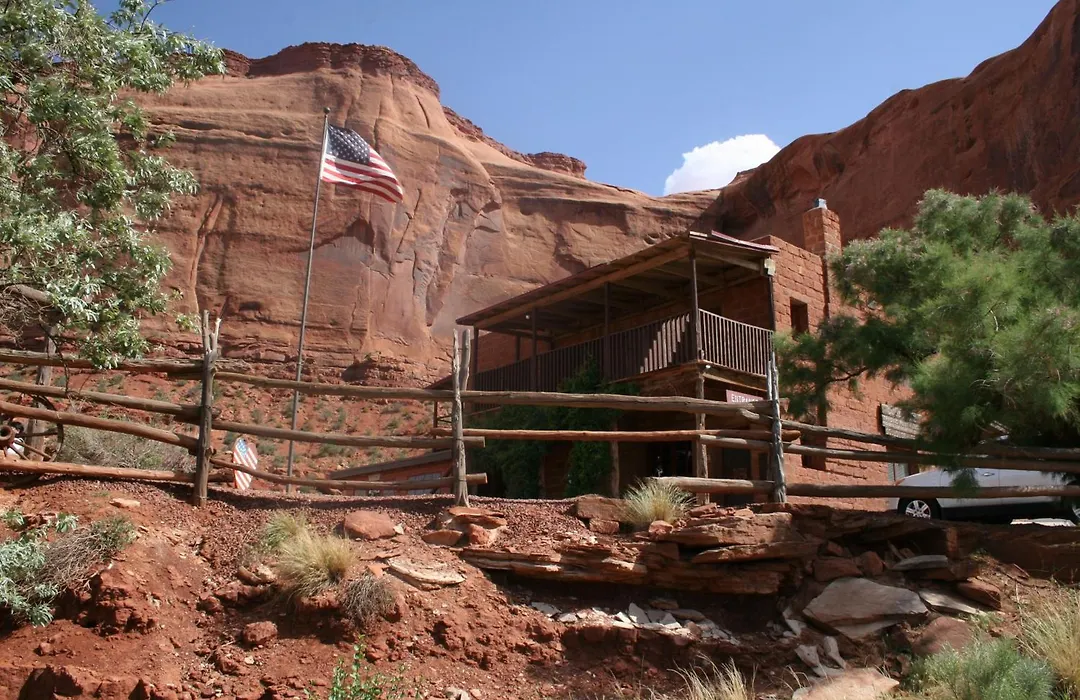 Goulding'S Lodge-1