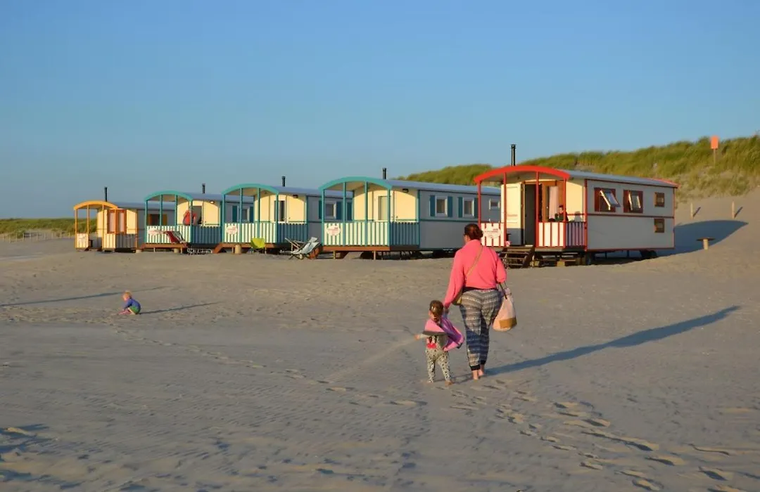 Pipowagen Op Het Strand-1