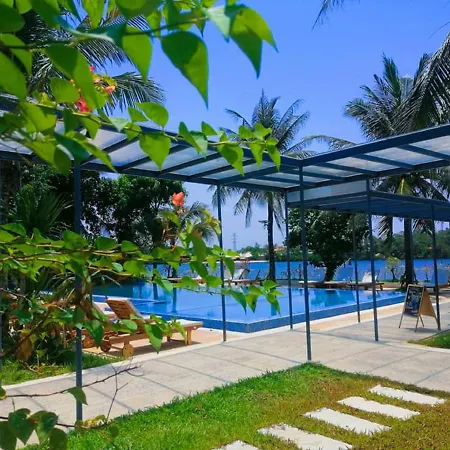 The B Resort-3