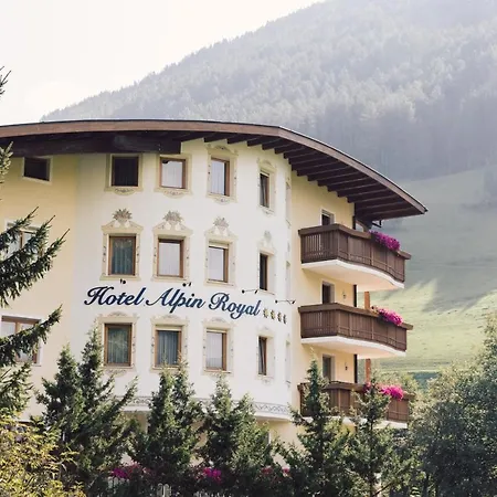 Wellness Refugium & Resort Hotel Alpin Royal - Small Luxury Hotels Of The World-3