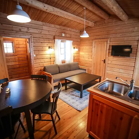 Vesterland Feriepark Hytter, Hotell Og Leikeland-2