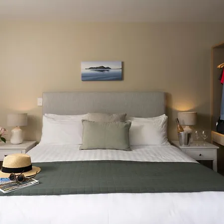 Awaroa Lodge-2