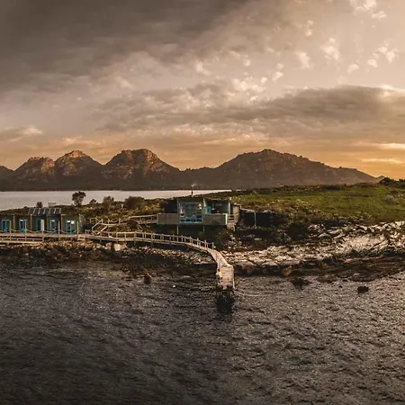 Picnic Island-2