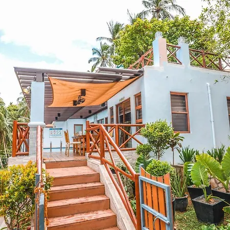 Noni'S Resort-3