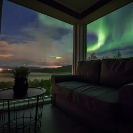 Aurora Borealis Observatory-3