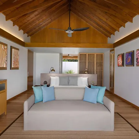 Emerald Faarufushi Resort & Spa-3