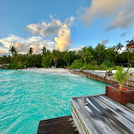 Fiyavalhu Resort Maldives-3