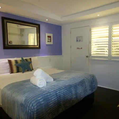 Hideaway Noosa Men Only Beach Resort-2