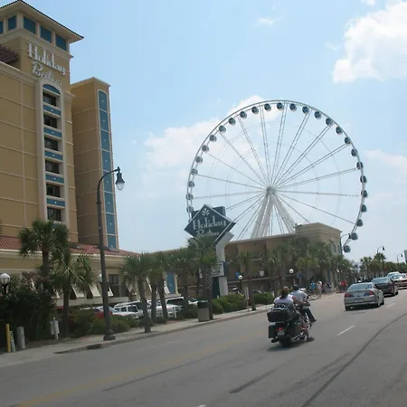 Holiday Pavilion Resort On The Boardwalk-2