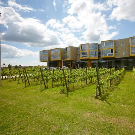 LOISIUM Wine&Spa Resort Langenlois-3