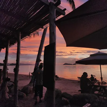 Castaway Beach Bungalows-2