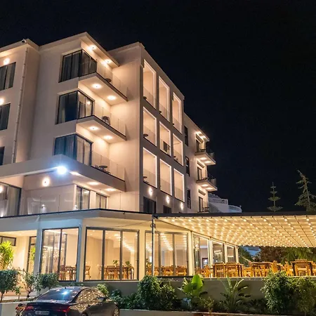 Grand Hotel Saranda-3