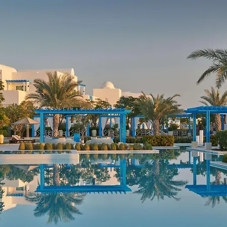 Hilton Salwa Beach Resort&Villas-3
