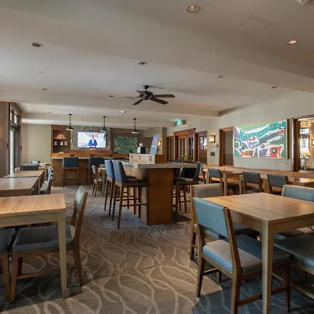 Holiday Inn Express & Suites Tremblant By Ihg-3
