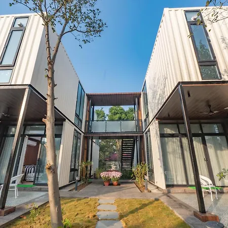 Karma Lakelands Golf Resort & Residences-3