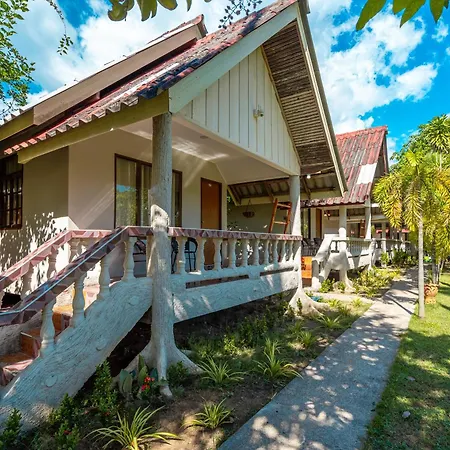 Lanta Beachfront Resort-3