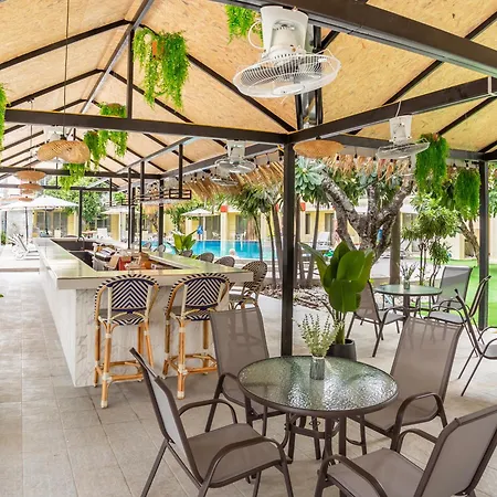 Mermaid Beach Resort - 100M To Beach, Saltwater Pool & Beergarden-2