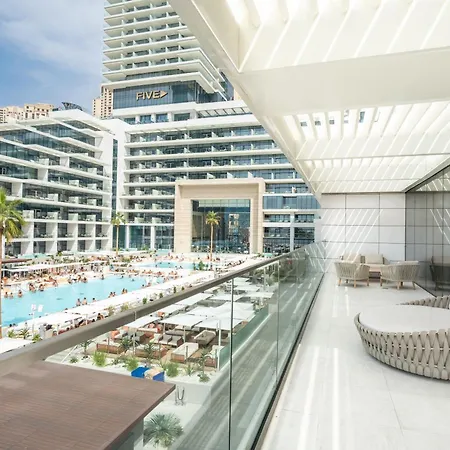 Five Luxe-2