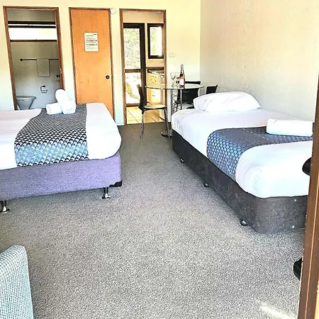Haruru Falls Retreat-2