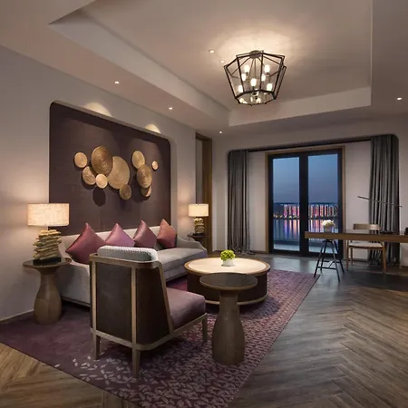 Crowne Plaza Qingdaooriental Movie Metropolis By Ihg-3