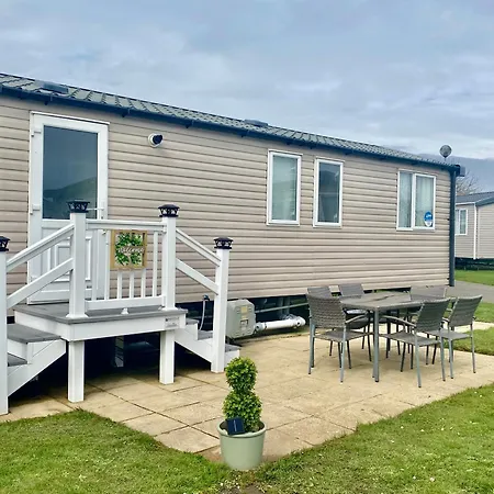 Caravan Church Farm Holiday Village-3