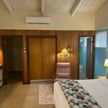 Tropical Marina & Resort On Lake Beresford-3