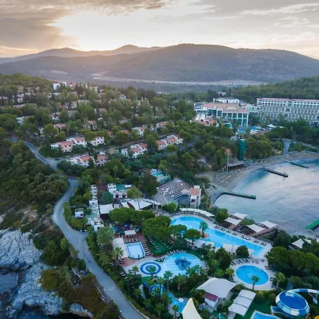 Pine Bay Holiday Resort-3