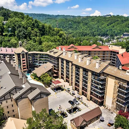 Gatlinburg Town Square-2