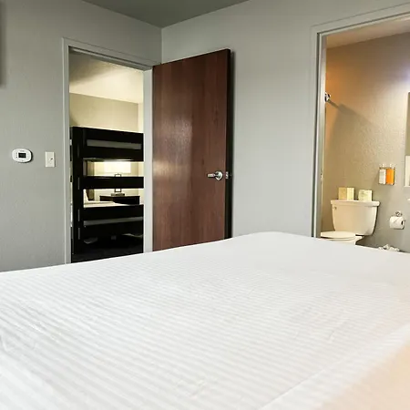 Metropolis Resort - Eau Claire-2