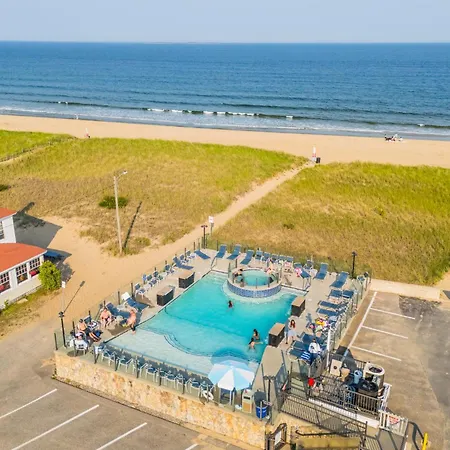 Waves Oceanfront Resort-3