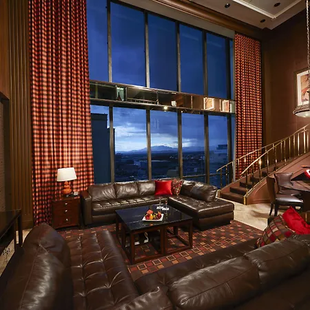 Golden Nugget Hotel & Casino Las Vegas-2