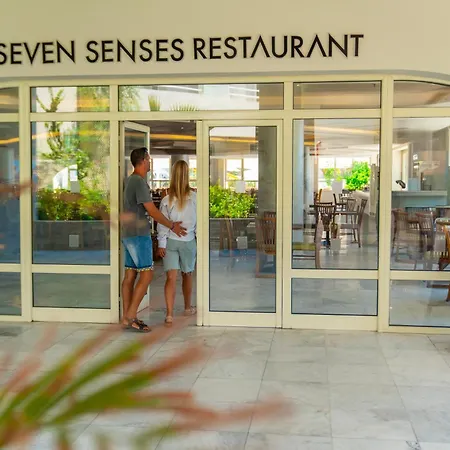 Seven Seas Jolie Bay-2