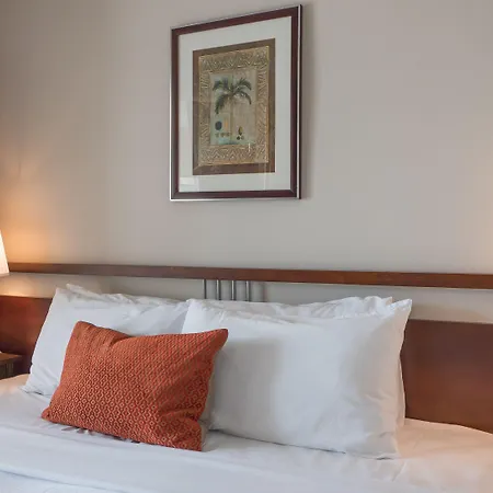 Broadbeach Savannah Resort-2