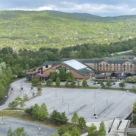 Six Flags Great Escape Lodge & Indoor Waterpark-3