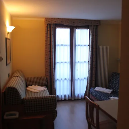Nevesole Folgarida Resort Aparthotel-3